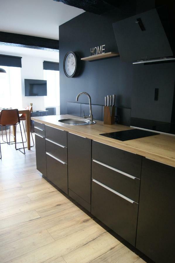 Le 1777 Apartment Dinan Luaran gambar