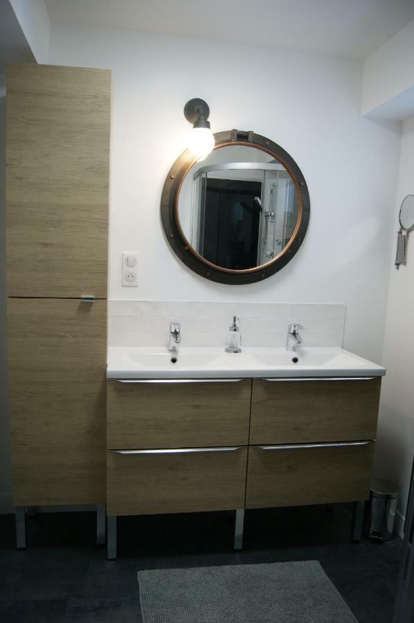 Le 1777 Apartment Dinan Luaran gambar